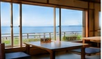 海が見える席